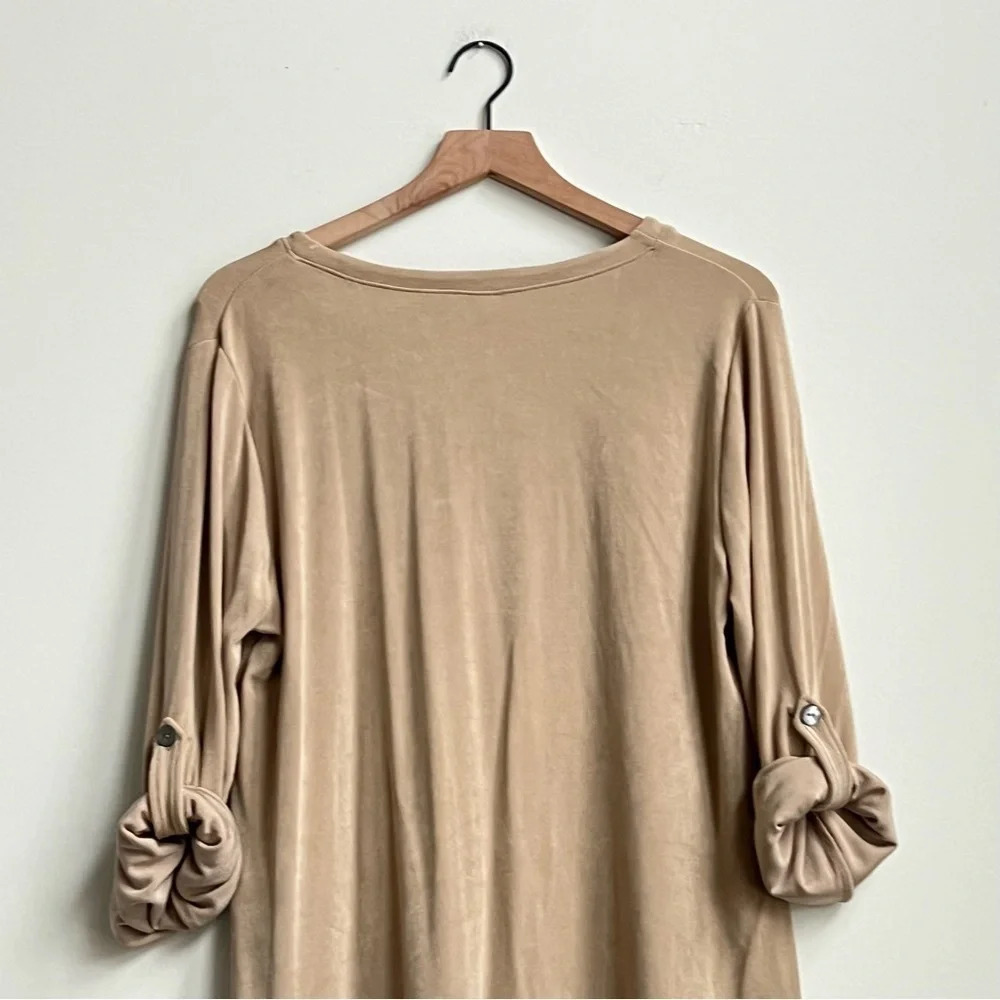 Chicos NWT Travelers Sand V-Neck Long Roll Tab Sleeve Slinky Top Size 2 (12-14) - Picture 8 of 14